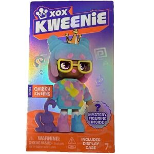 XOX KWEENiE - Series: Quirky Kweens - Mystery Figure - Includes Display Case!
